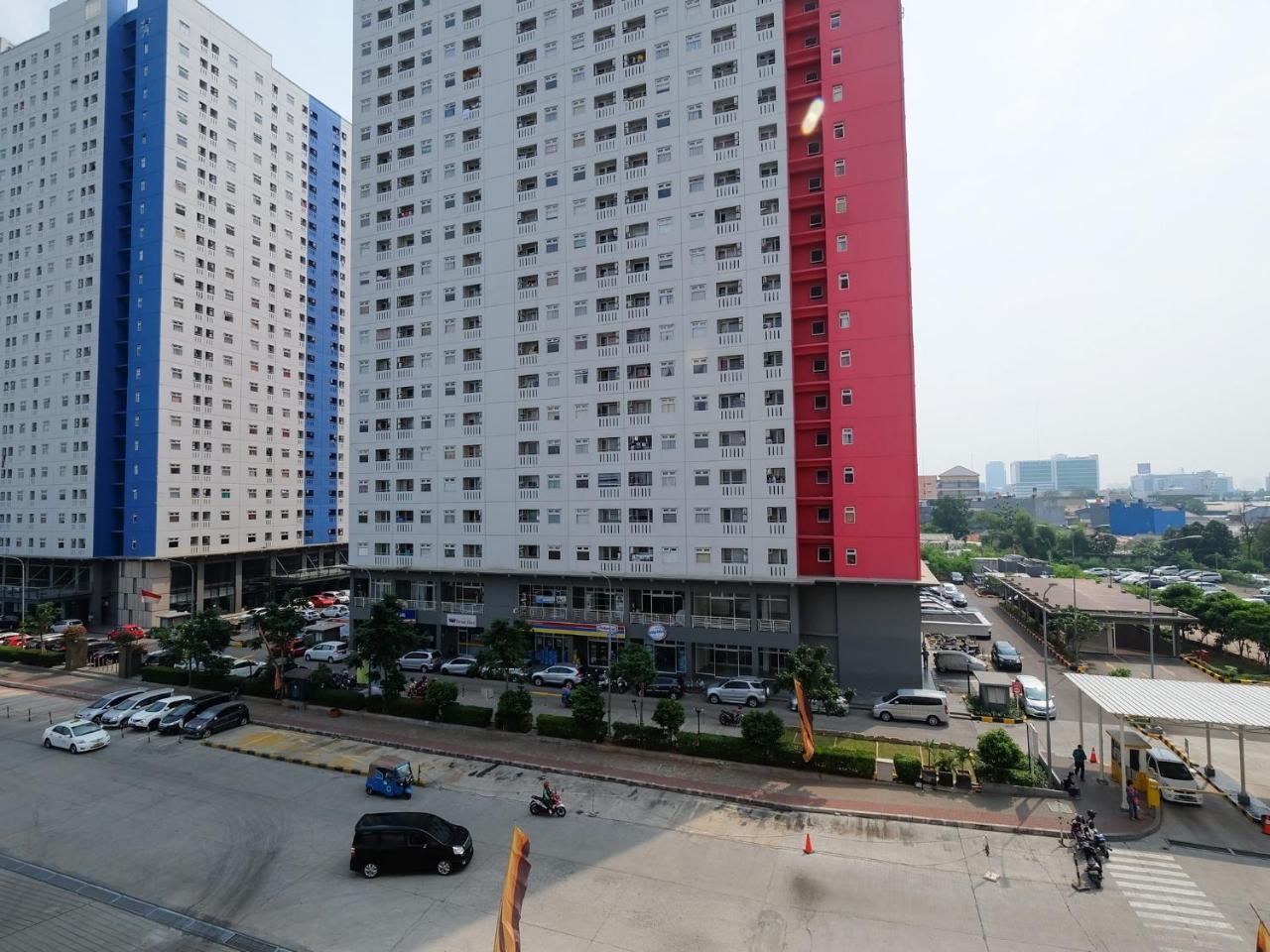 Modern Studio At Green Pramuka City Apartment Near To Shopping Center By Travelio Джакарта Экстерьер фото